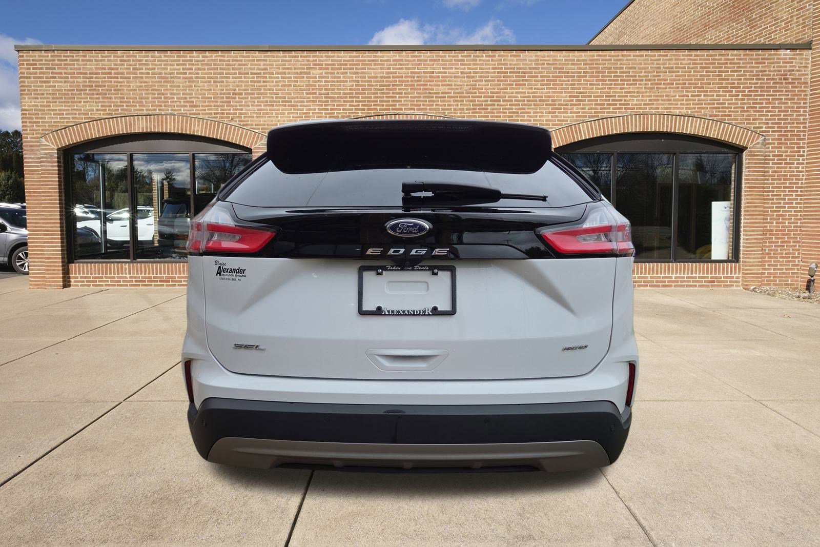 2024 Ford Edge SEL photo 3