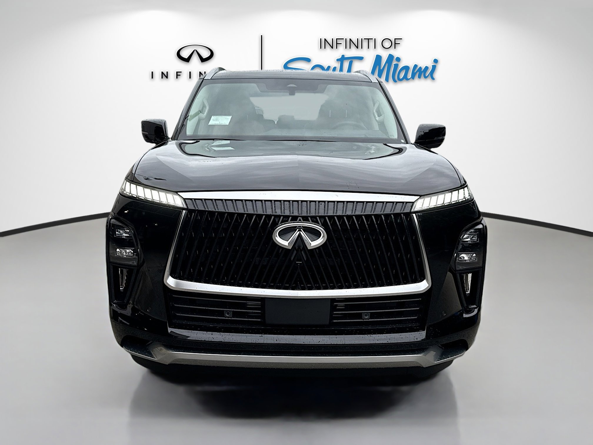 2026 Infiniti QX80 Luxe photo 2