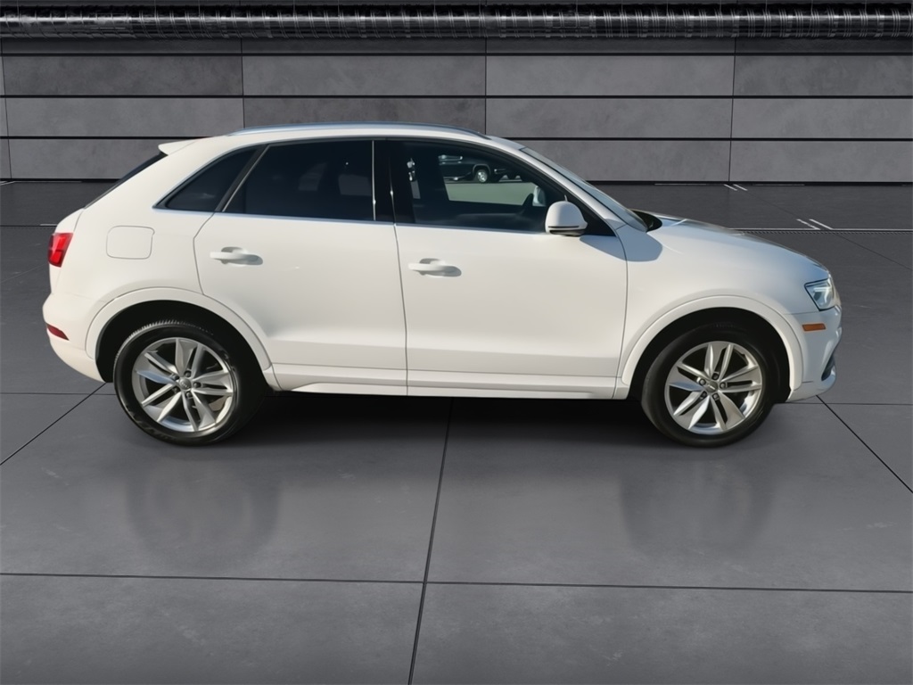 2016 Audi Q3 Premium Plus photo 9