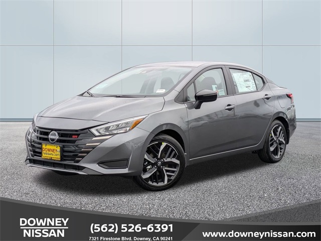 2025 Nissan Versa Sedan SR's photo