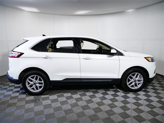 2023 Ford Edge SEL photo 9