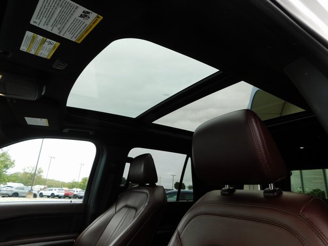 2022 Ford Expedition Limited photo 12