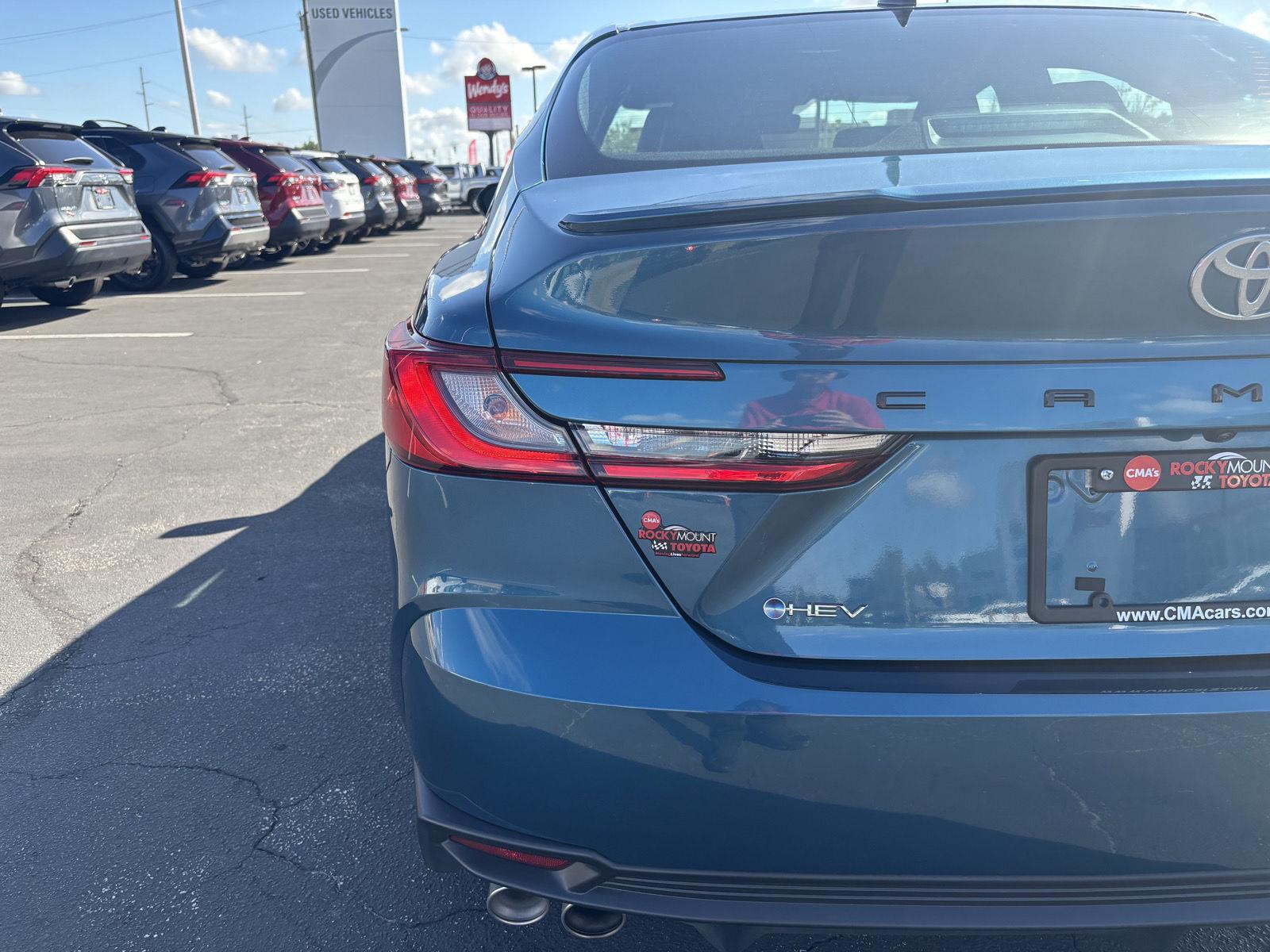 2025 Toyota Camry SE photo 32