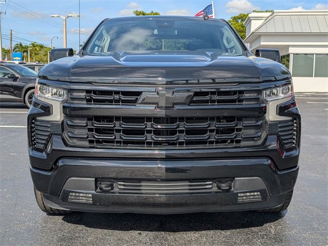 2023 Chevrolet Silverado RST photo 2