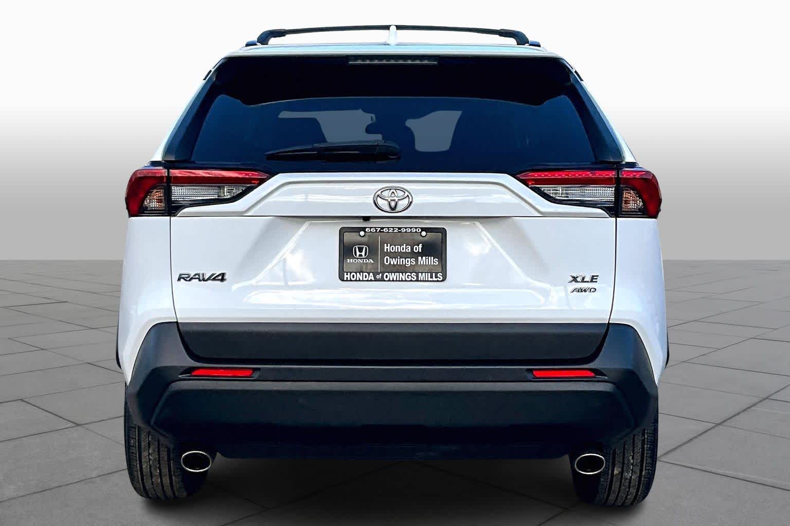 2021 Toyota RAV4 XLE photo 4