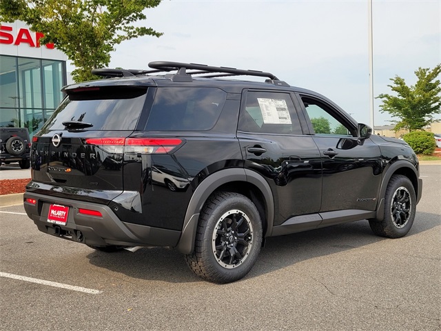 2025 Nissan Pathfinder Rock Creek photo 2