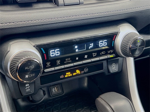 2024 Toyota RAV4 XLE photo 14