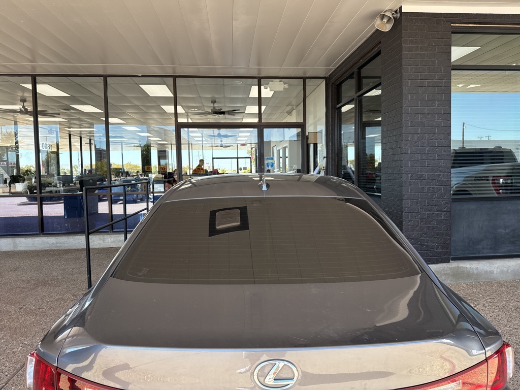 2016 Lexus IS 200t photo 2