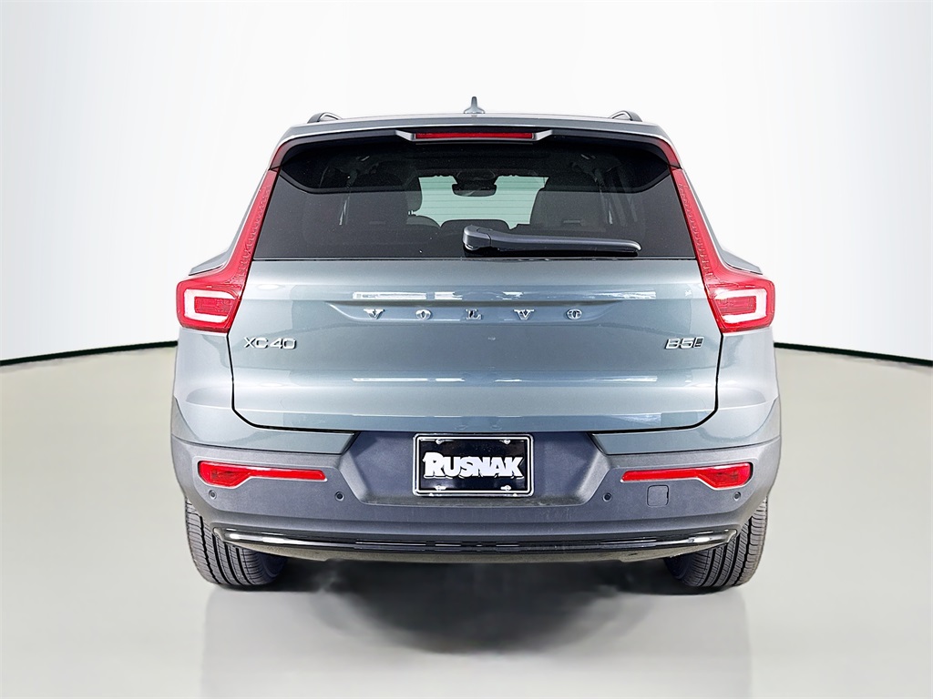 2026 Volvo XC40 Plus photo 6