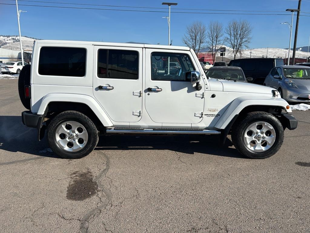 2013 Jeep Wrangler Unlimited Sahara photo 4