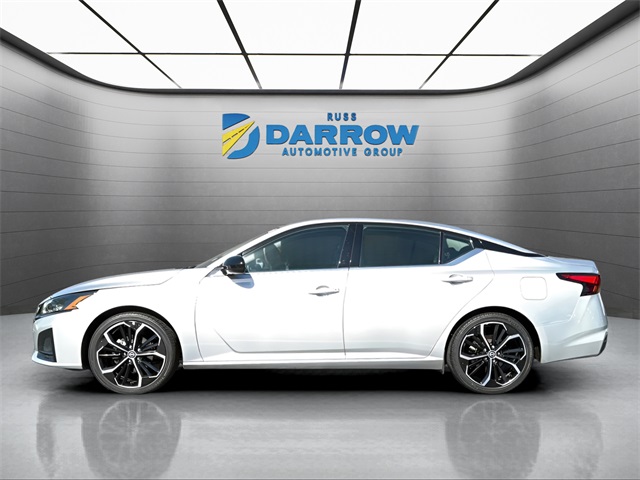 2023 Nissan Altima 2.5 SR photo 2