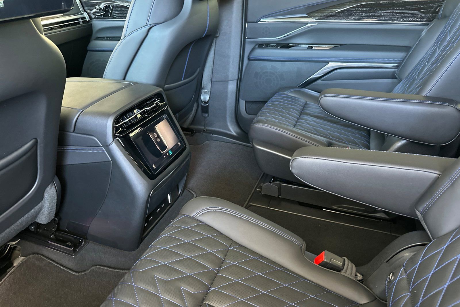 2026 Cadillac Escalade Sport photo 11