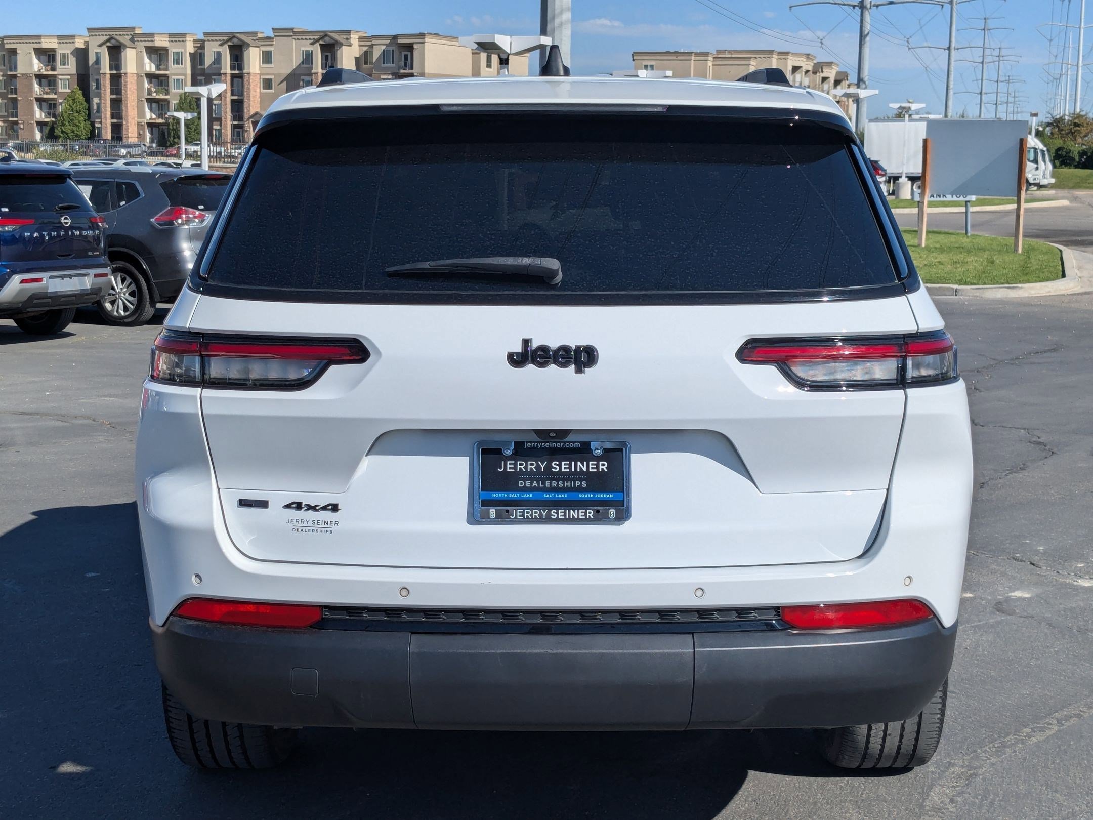 2022 Jeep Grand Cherokee Altitude photo 4