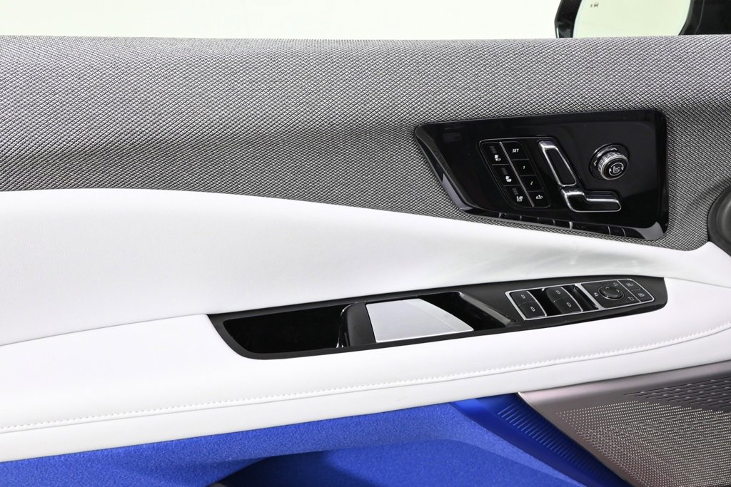 2025 Cadillac Optiq Luxury photo 19