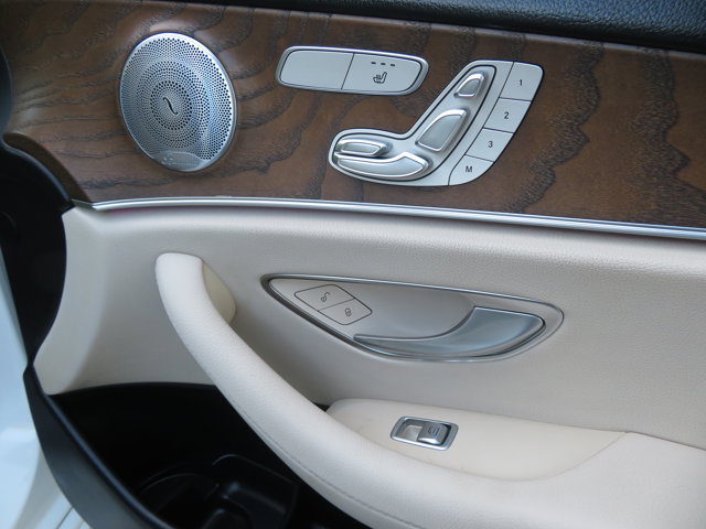 2018 Mercedes Benz E 300 photo 12