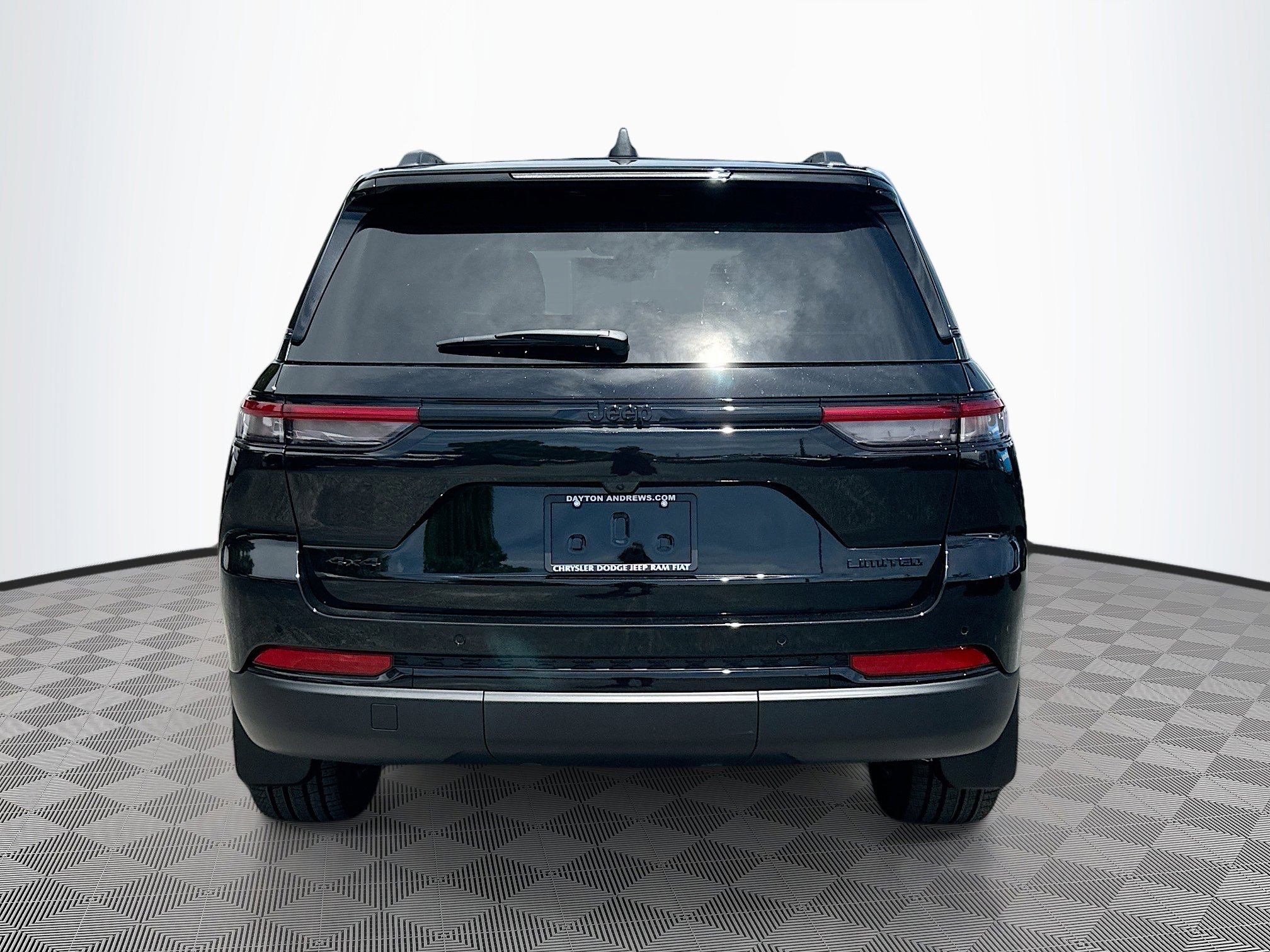 2025 Jeep Grand Cherokee Limited photo 3
