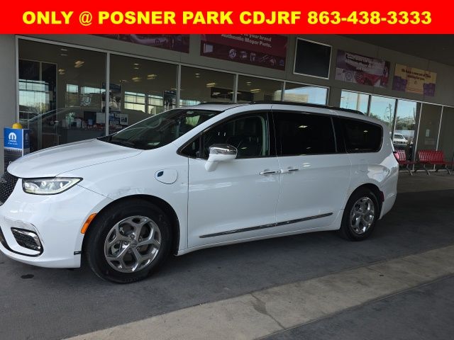 2021 Chrysler Pacifica Hybrid Limited's photo