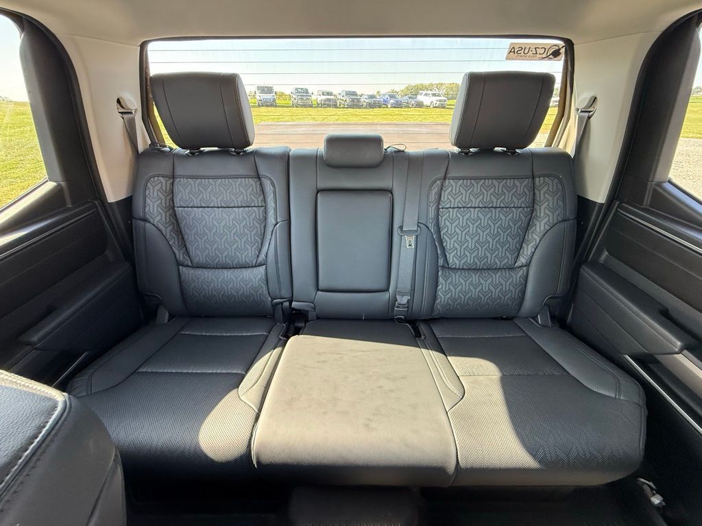2022 Toyota Tundra SR5 photo 14