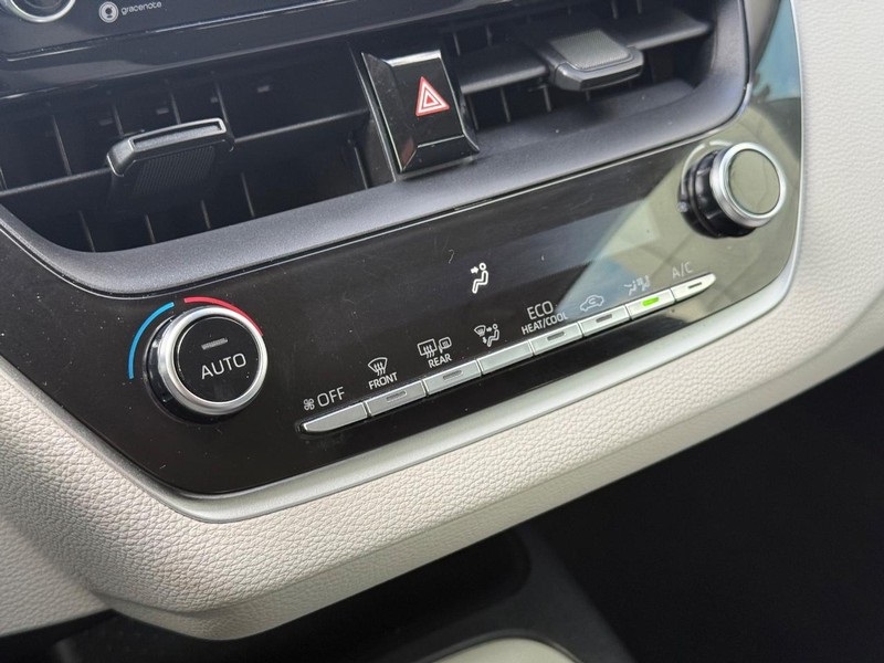 2021 Toyota Corolla Hybrid LE photo 26