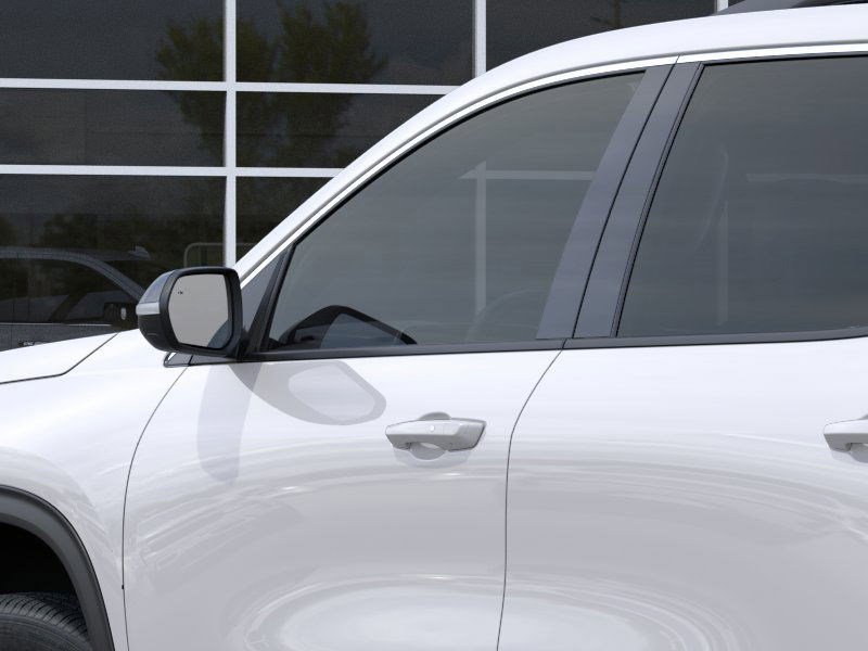 2025 Chevrolet Traverse photo 11