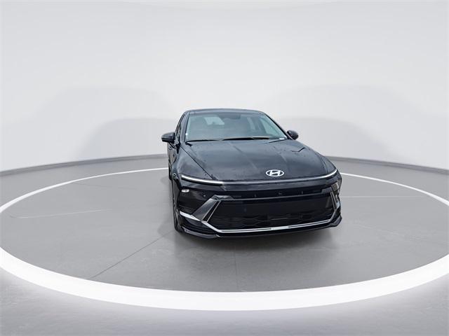2025 Hyundai Sonata Hybrid Limited photo 3