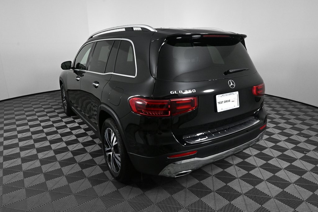 2025 Mercedes Benz GLB 250 photo 2
