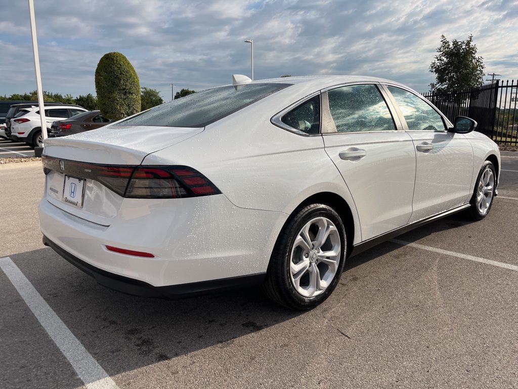 2025 Honda Accord LX photo 3