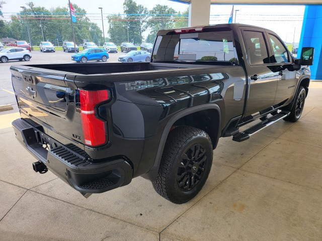 2025 Chevrolet Silverado 2500HD LTZ photo 11