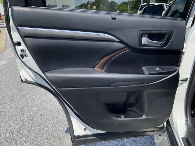 2019 Toyota Highlander Limited Platinum photo 34