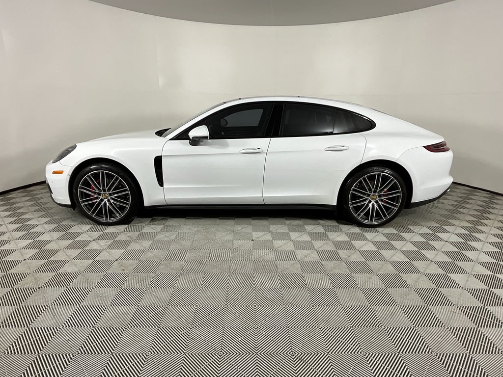 2017 Porsche Panamera 4S photo 2