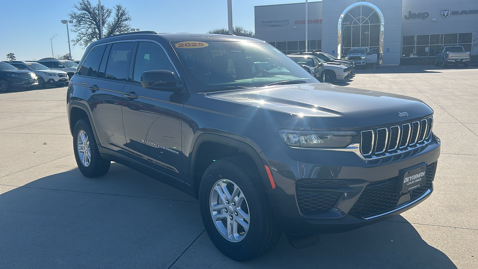 2025 Jeep Grand Cherokee Laredo's photo