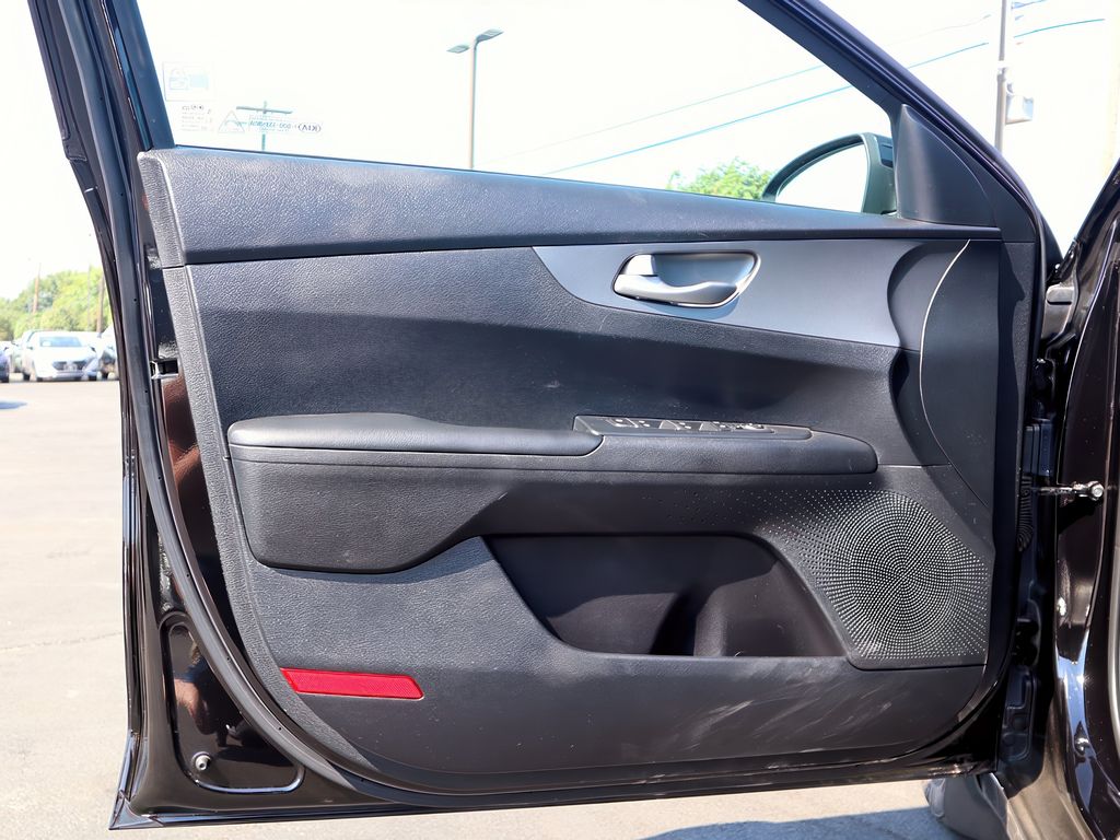 2019 Kia Forte LXS photo 10