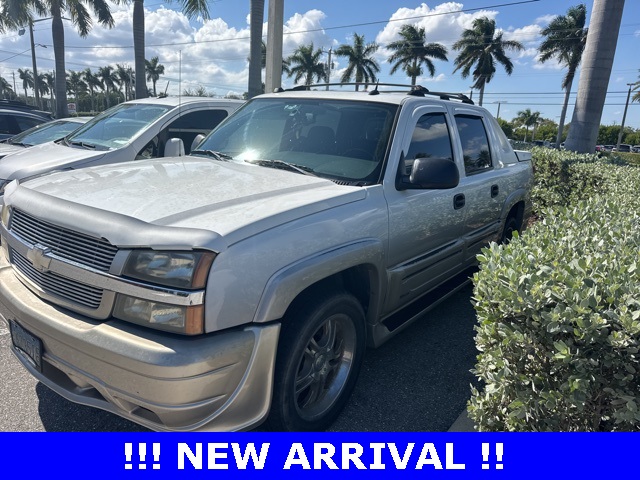 2004 Chevrolet Avalanche Z71 photo 2