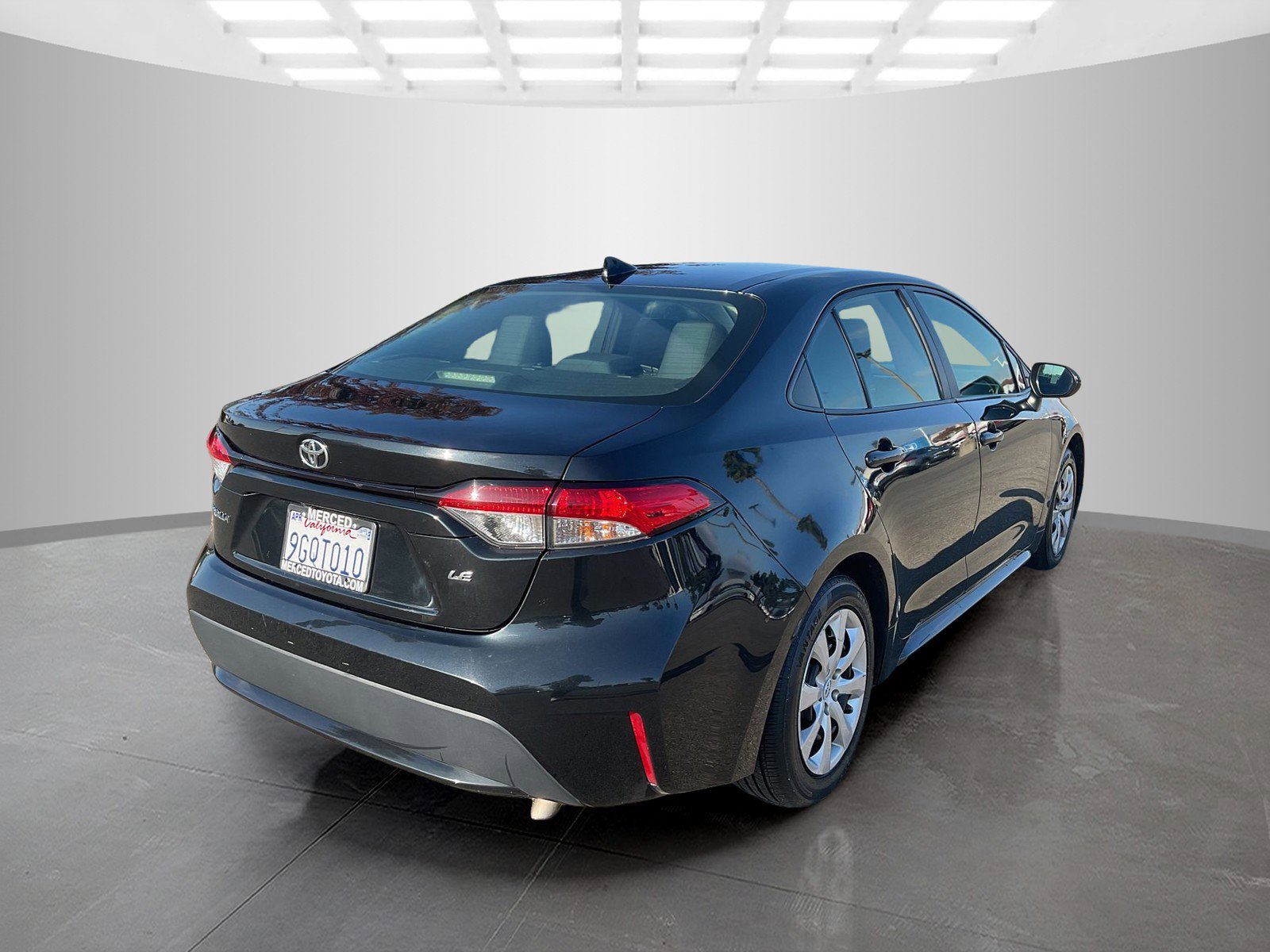 2022 Toyota Corolla LE photo 3