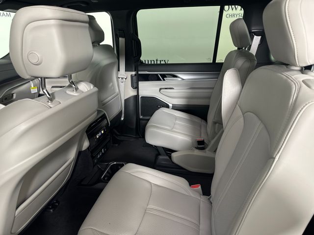 2025 Jeep Wagoneer Series II photo 24