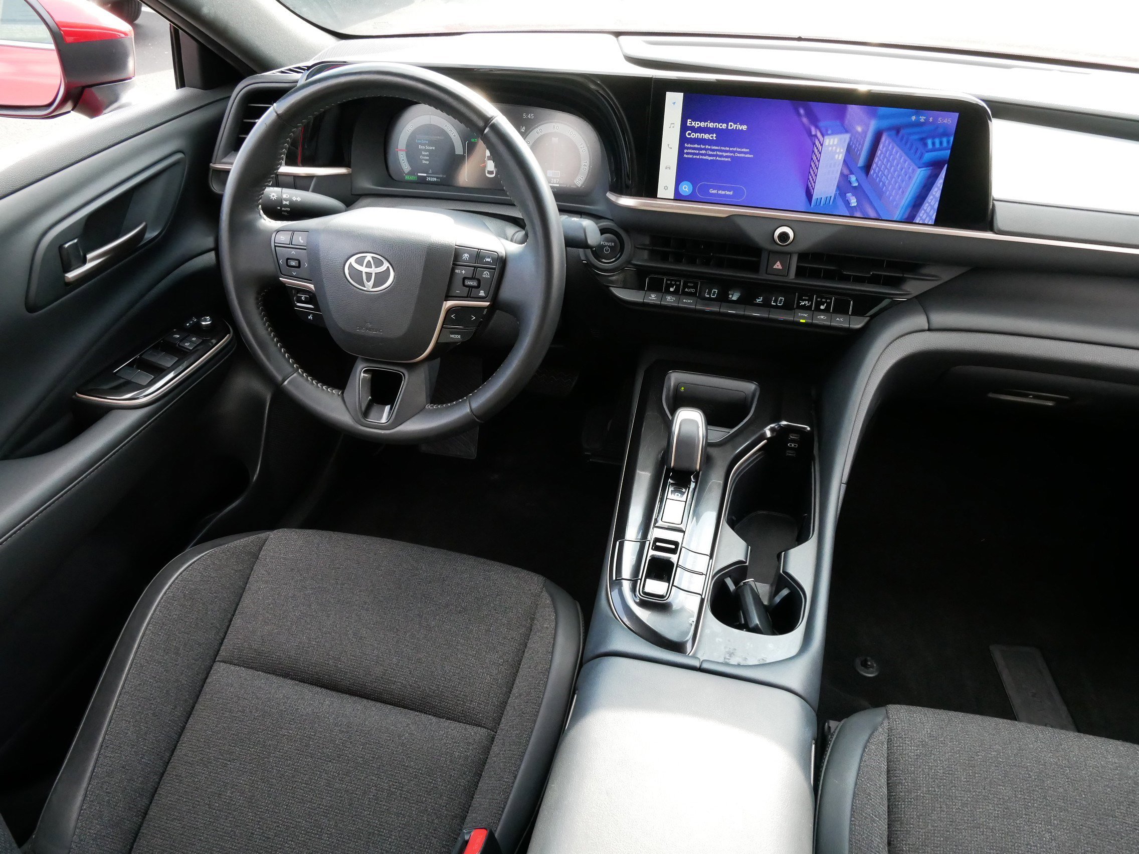 2024 Toyota Crown XLE photo 9