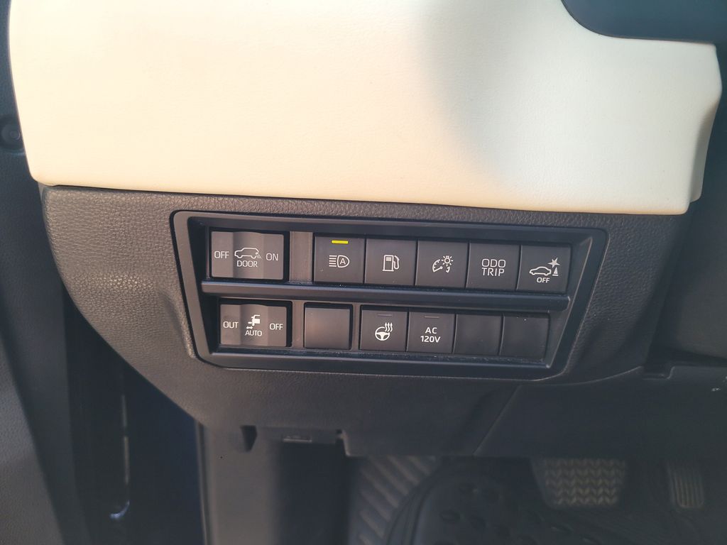 2024 Toyota Sequoia Capstone photo 15