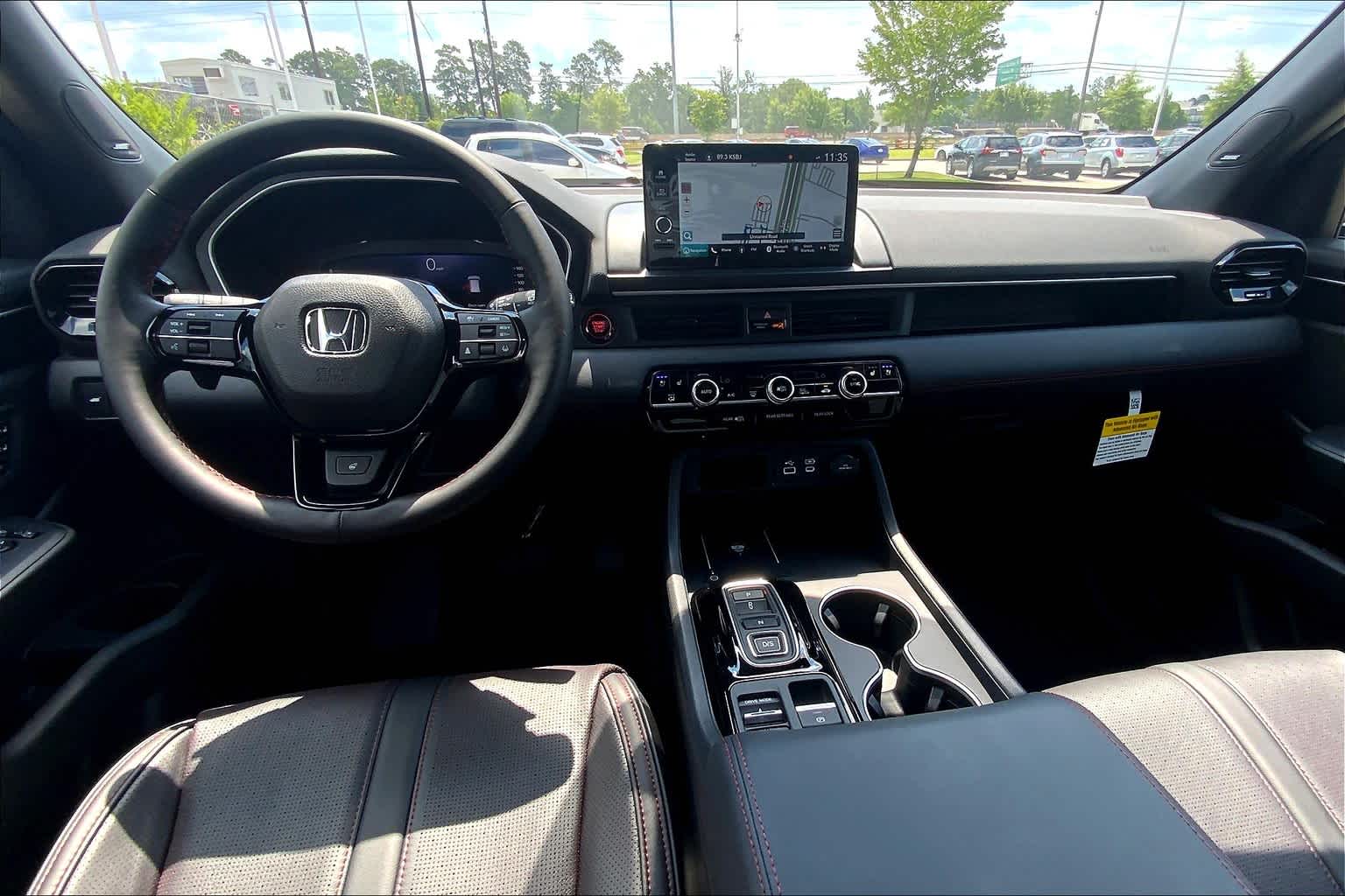 2025 Honda Pilot Black Edition photo 4