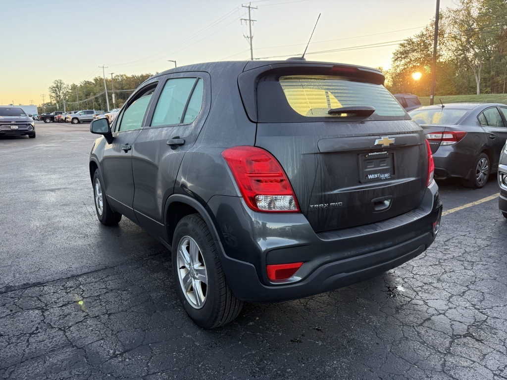 2020 Chevrolet Trax LS photo 2