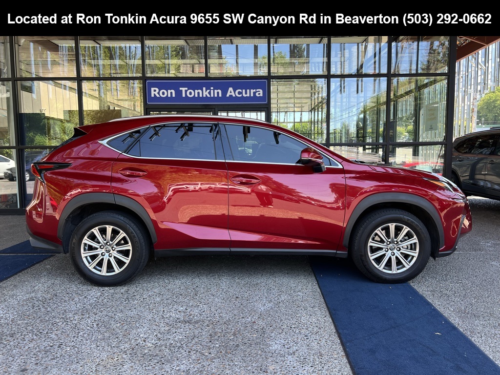 2018 Lexus NX 300 Luxury photo 8