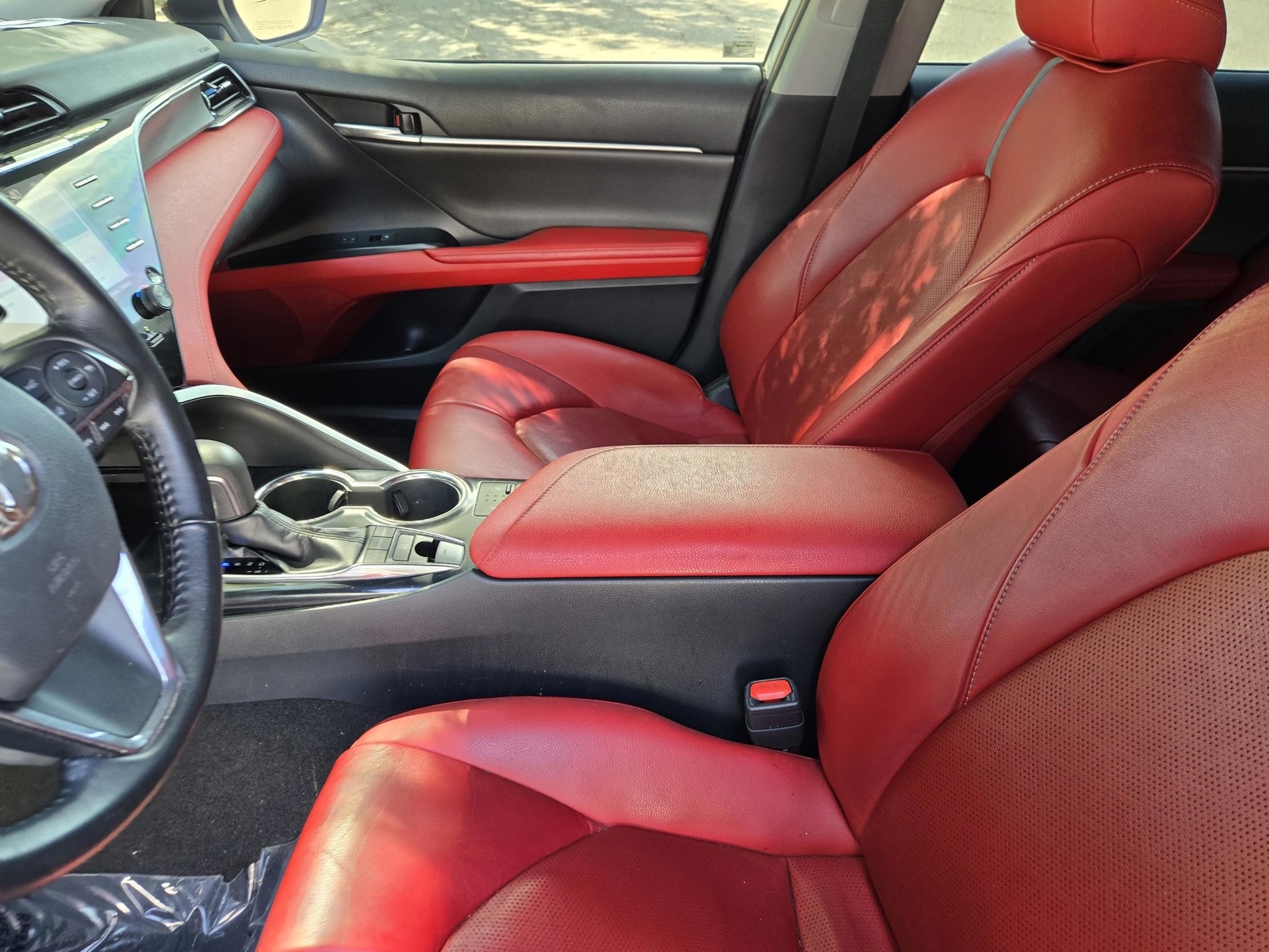 2019 Toyota Camry XSE photo 27