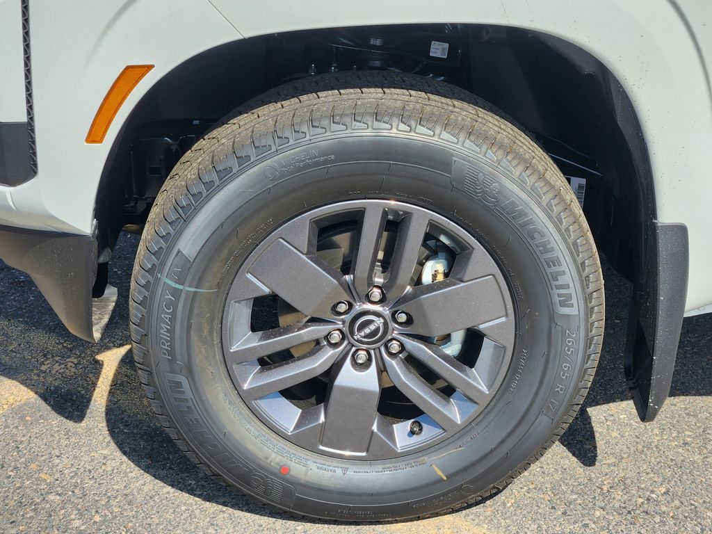 2025 Nissan Frontier Crew Cab SV photo 9