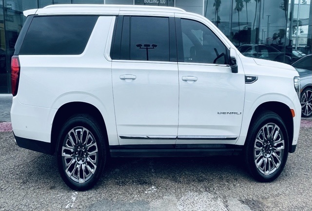 2024 Gmc Yukon XL Denali Ultimate photo 4