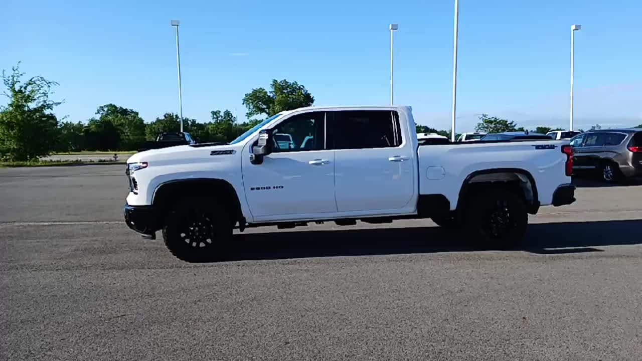 2025 Chevrolet Silverado 2500HD LT photo 5