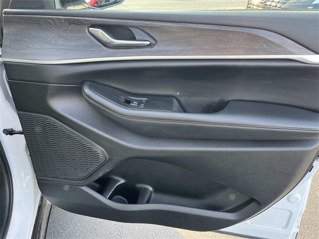 2024 Jeep Grand Cherokee Limited photo 23