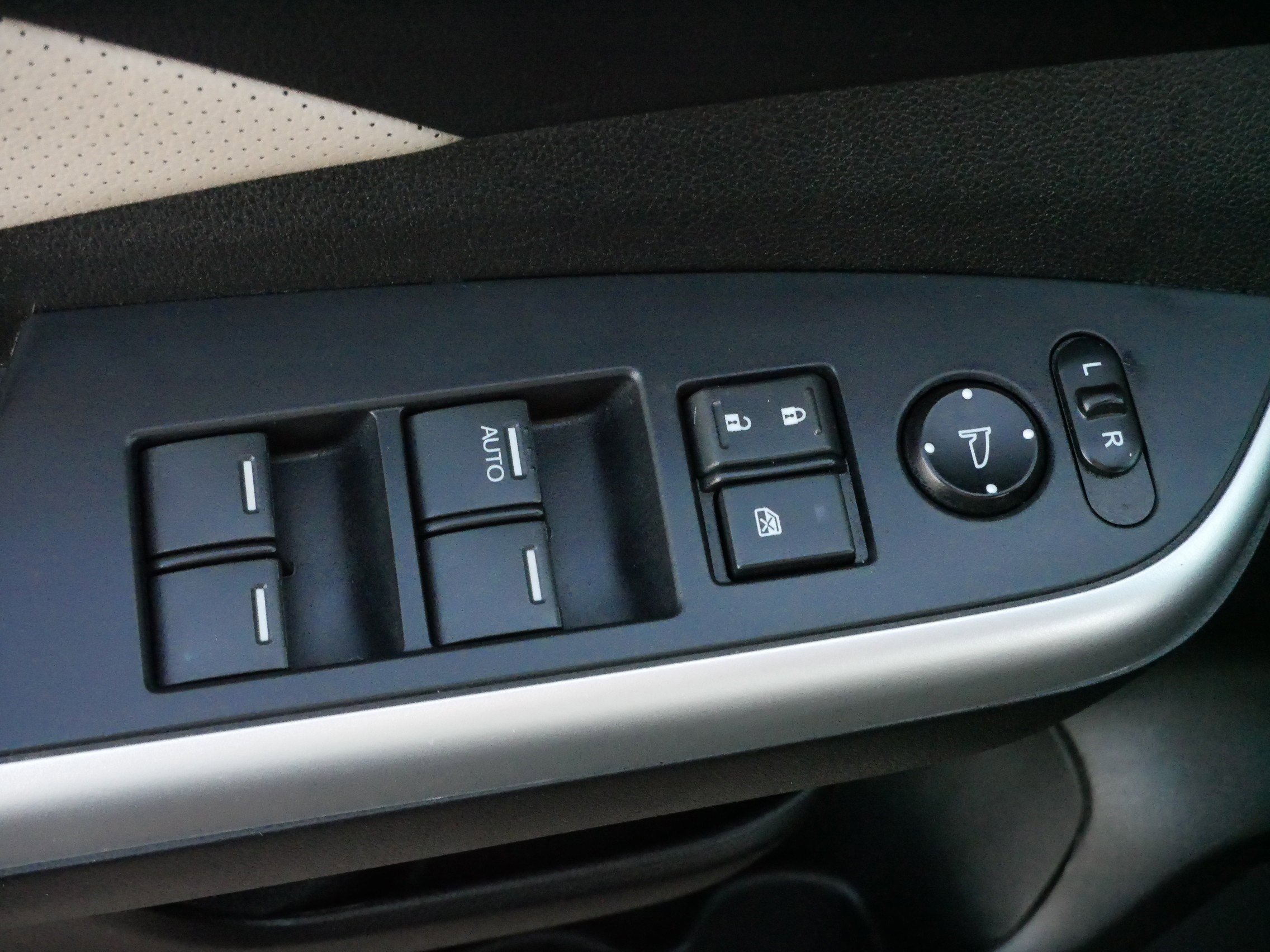 2016 Honda CR-V EX-L photo 16