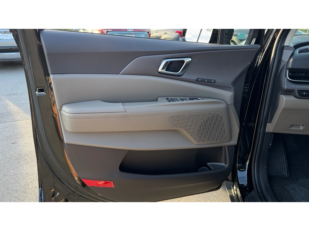 2026 Kia Carnival EX photo 16