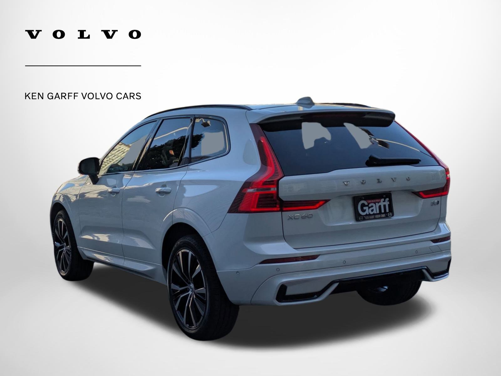 2025 Volvo XC60 Plus photo 5