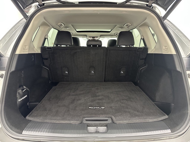 2021 Nissan Rogue SV photo 12