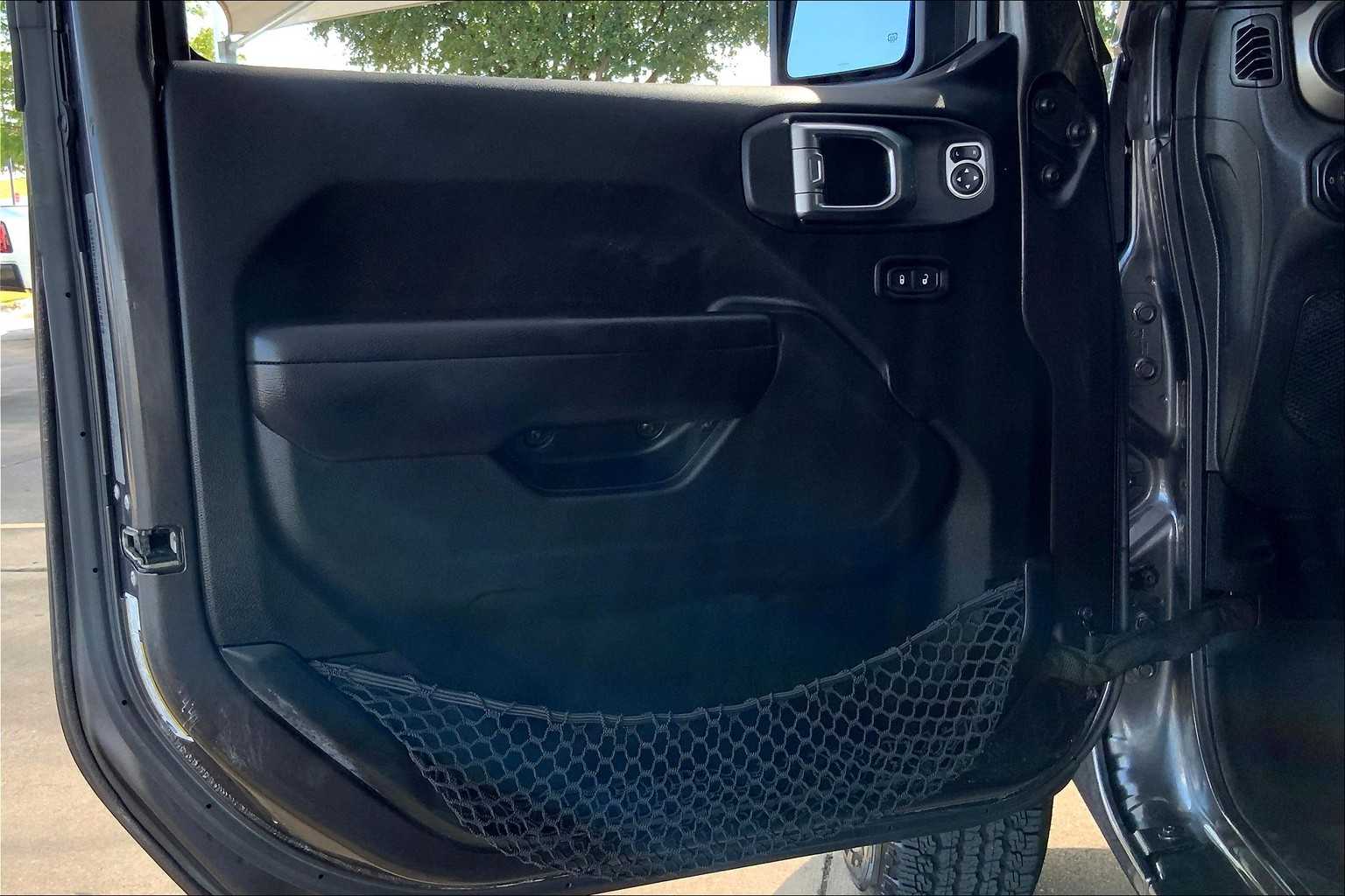 2018 Jeep Wrangler Sport S photo 19